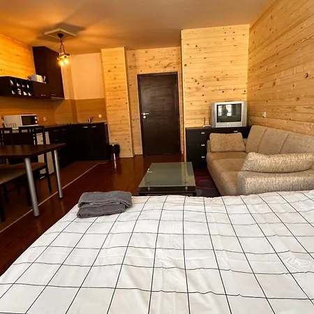 Royal Towers - 1237 Apartman